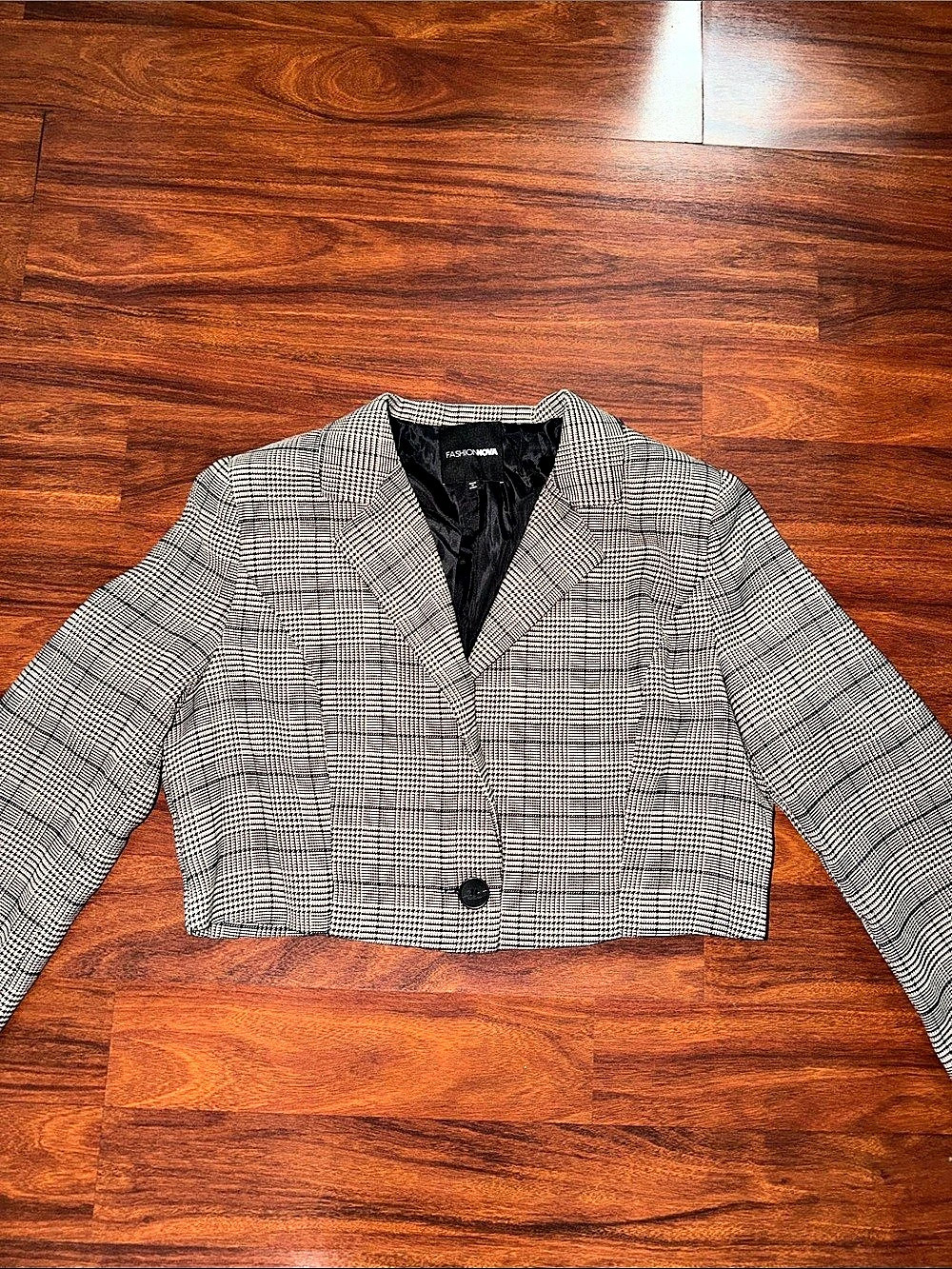 Women's Fashion Nova Plaid Cropped Blazer in Black & White Like New